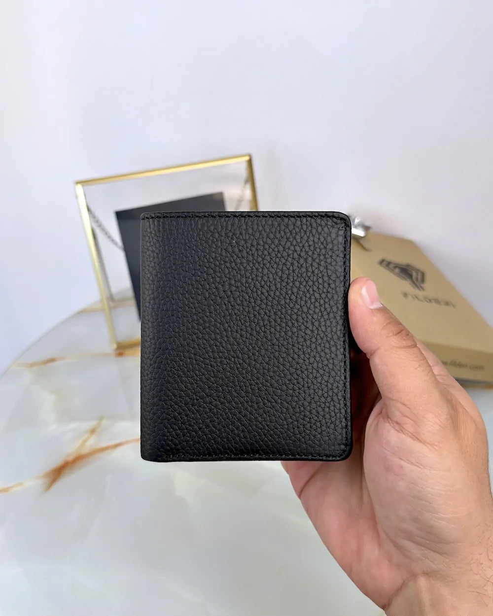 Genuine leather wallet with coin compartment, color: black, model 2068