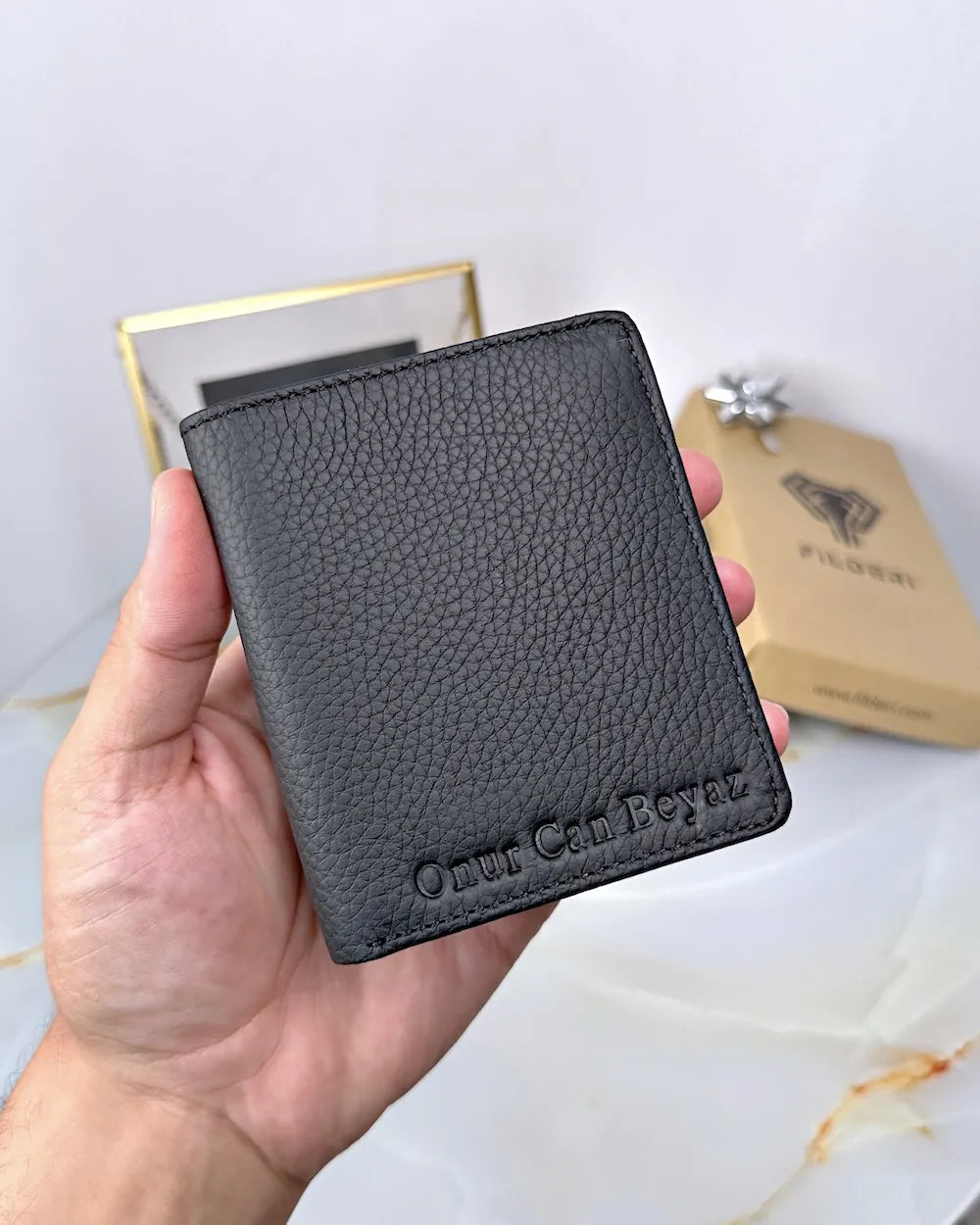 Genuine leather wallet with coin compartment, color: black, model 2068