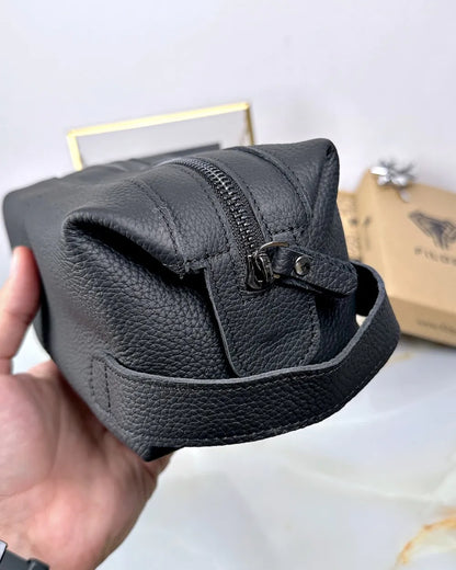 Handbag made of genuine leather, color: black, model 2057