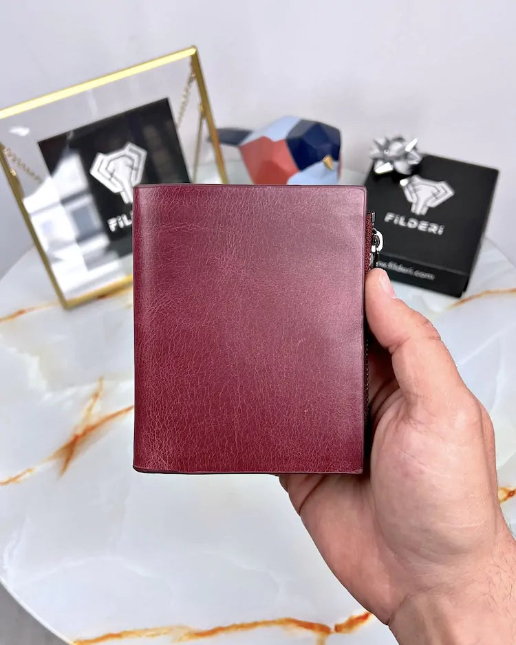 Genuine leather wallet with magnet and zipper, color: Bordeaux, model 2044